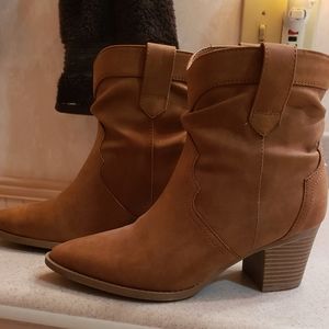Time and Tru boots